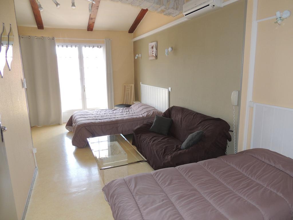 Hotel Auberge Des Charmilles Sainte-Soulle Номер фото