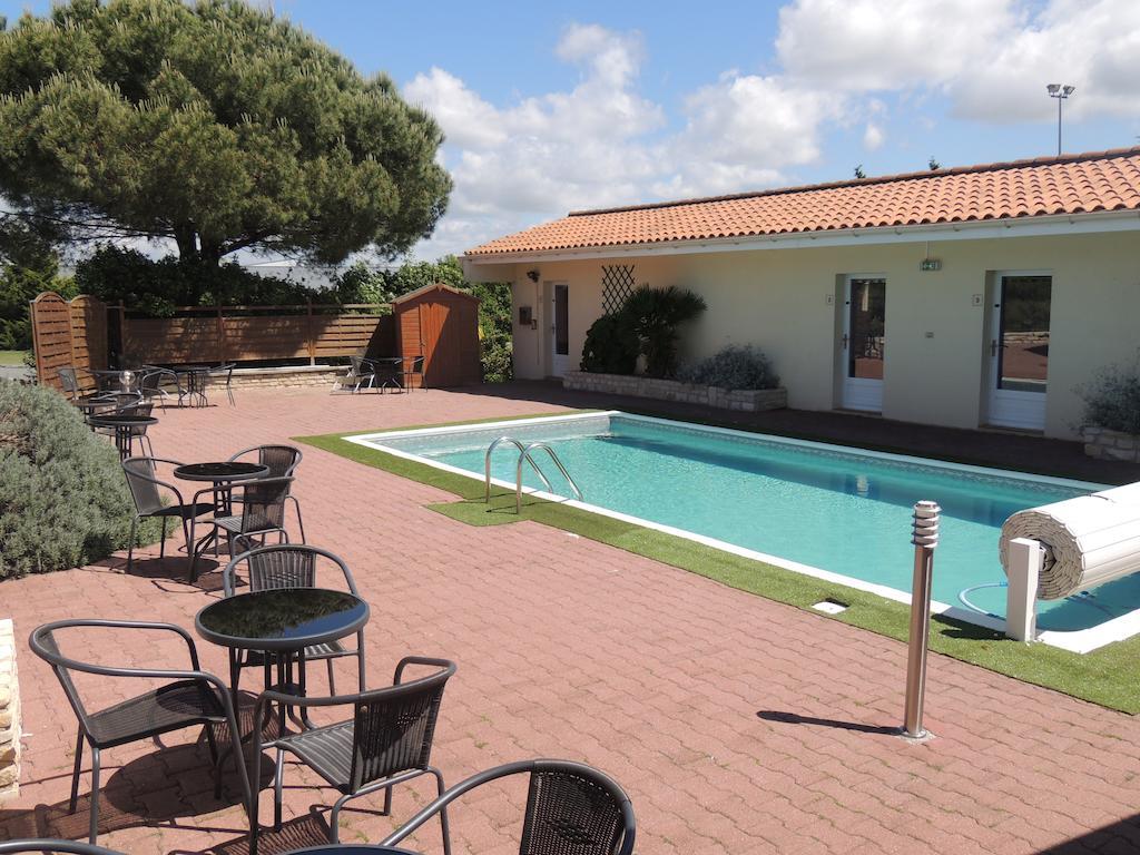 Hotel Auberge Des Charmilles Sainte-Soulle Номер фото