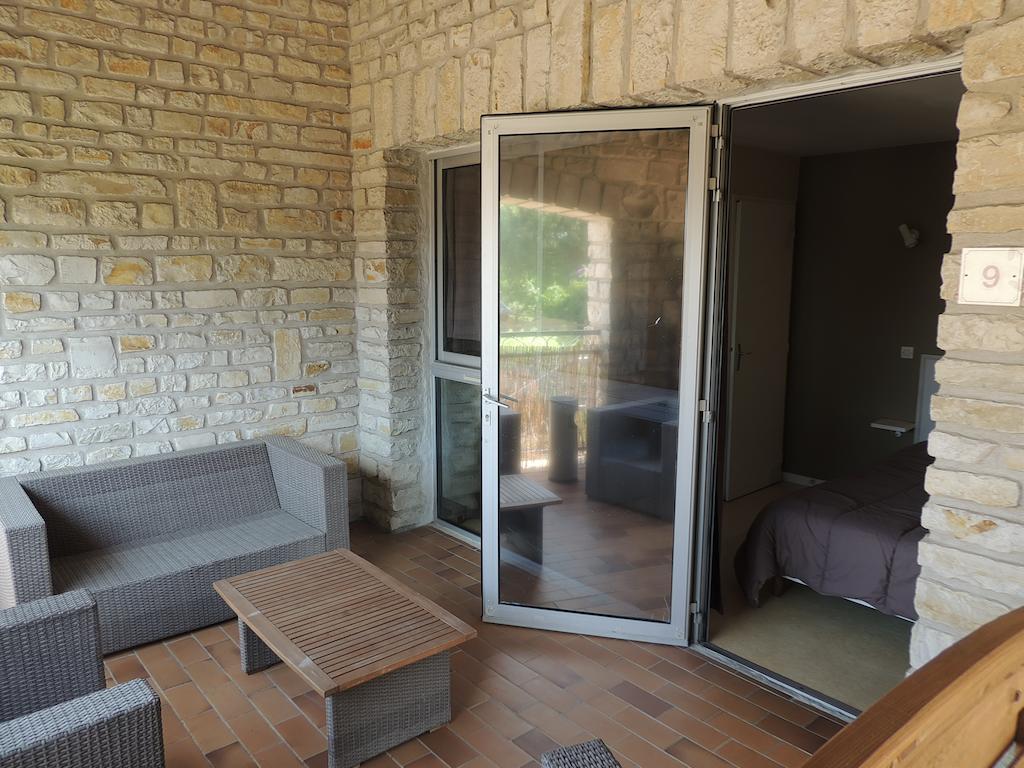 Hotel Auberge Des Charmilles Sainte-Soulle Экстерьер фото